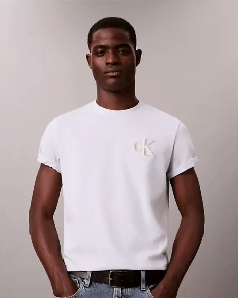 graphic monogram tee