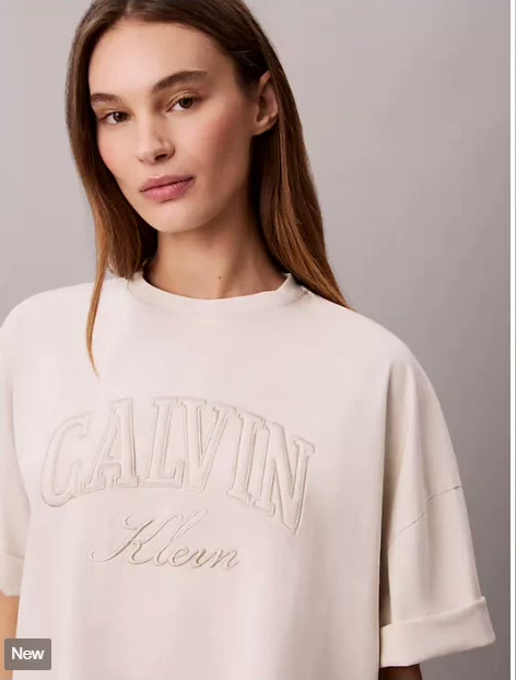 boxy applique logo tee
