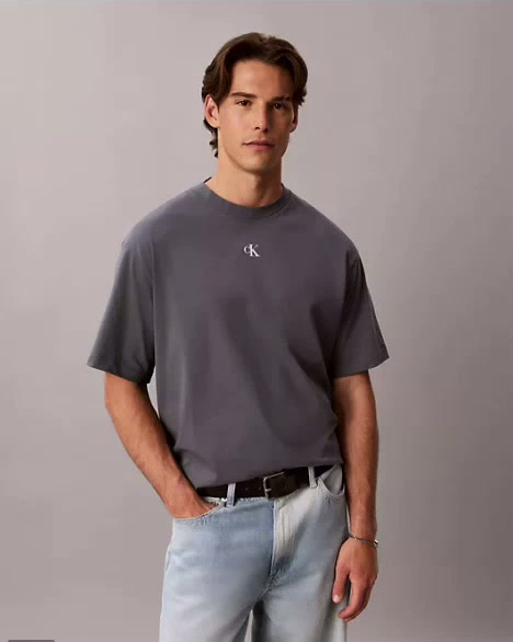 relaxed bold logo graphic tee