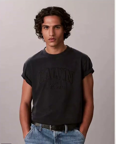 arch logo applique tee