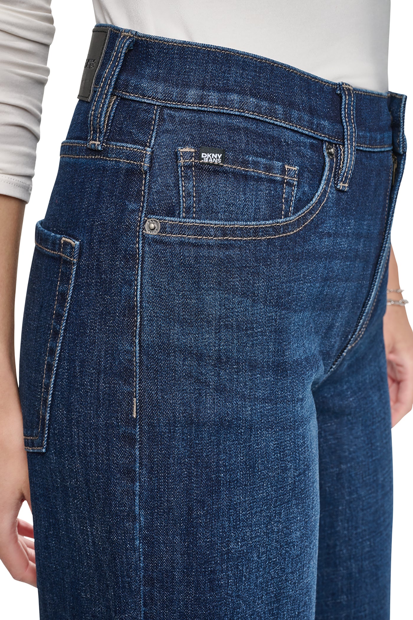 dknydj11526 18r dj6m4254 qnp retailc dknydj11526 18r dj6m4254 qnp retailc