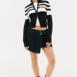 Витрина dkny fa26 ecomm alt pdp 72 1400x2100 ea68465d 3711 4158 b75a 54439af6321f