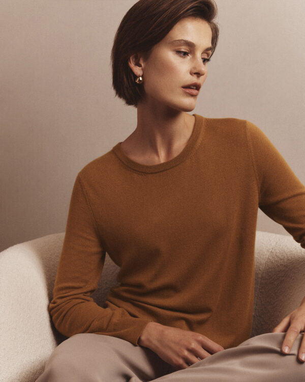 100% vicuña crewneck sweater