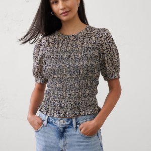 Витрина high neck smocked cropped top