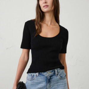 Витрина ribbed scoop neck sweater