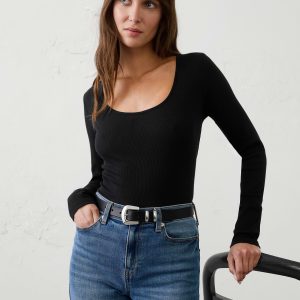 Витрина ribbed scoop neck top