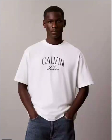 relaxed graphic logo tee