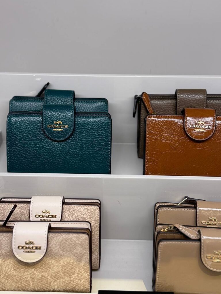 COACH | SALE file 2460